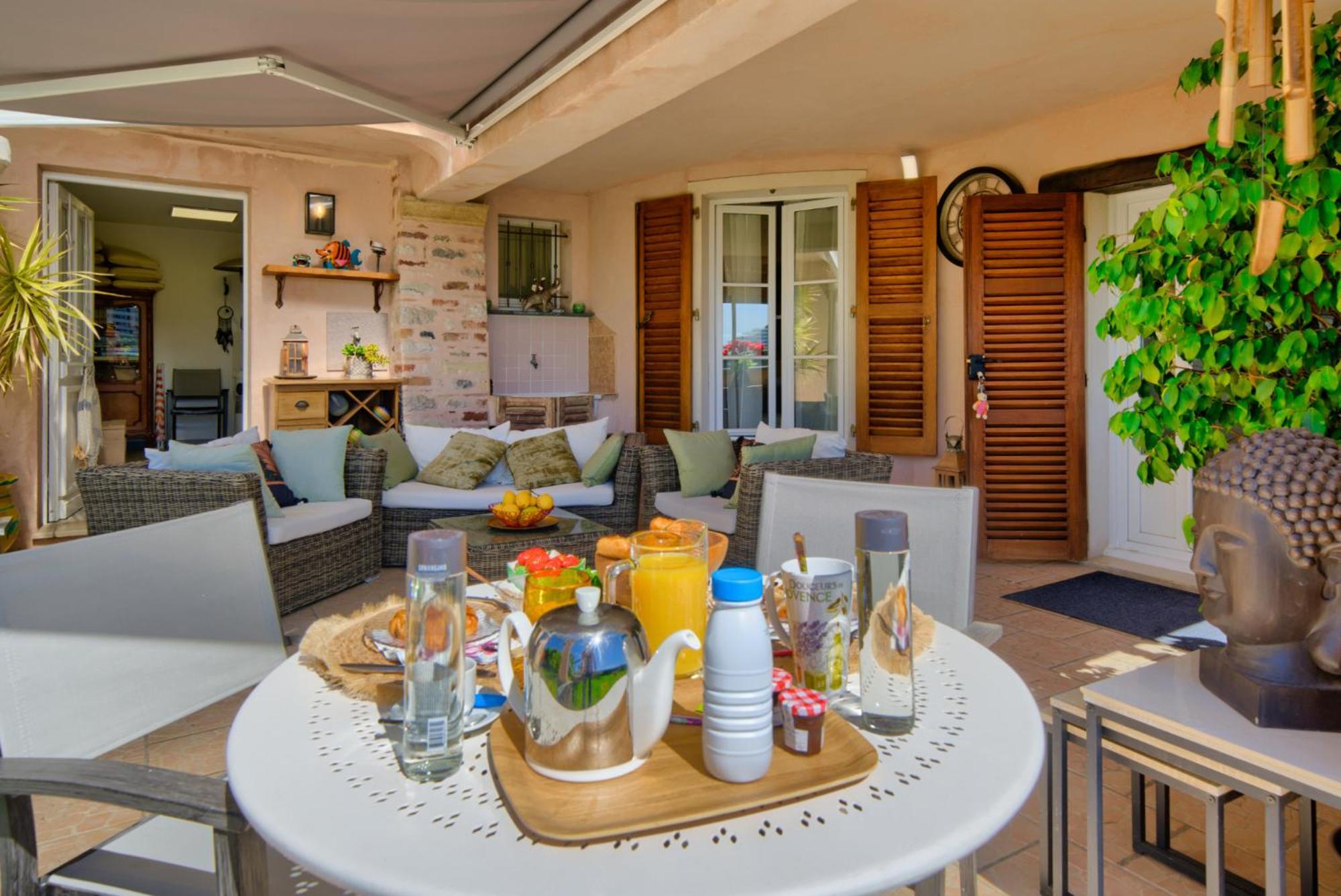 Elegant-Cosy 2P55M2 Dans Bas De Villa Provencale ! Villeneuve-Loubet Exterior foto